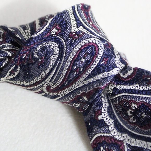Perry Ellis Premium Men's Tie 100% Silk - Navy, Burgundy, Grey and White Paisley - Picture 4 of 6